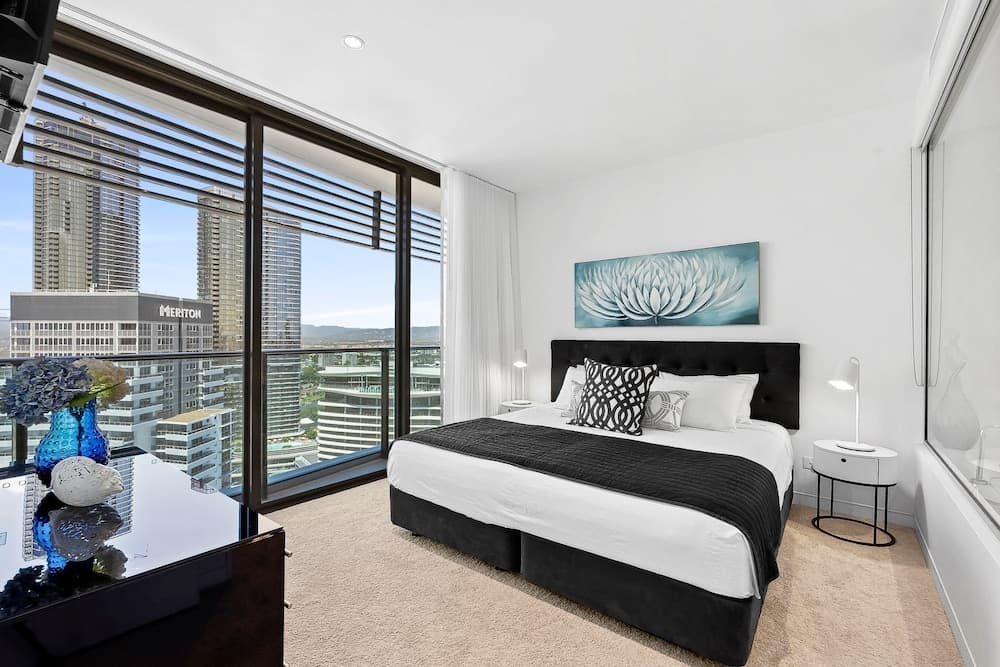 Luxury Sky High Escape with Ocean Views