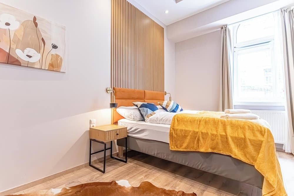 4BR Apt. for Groups 6-Min to Stadthalle