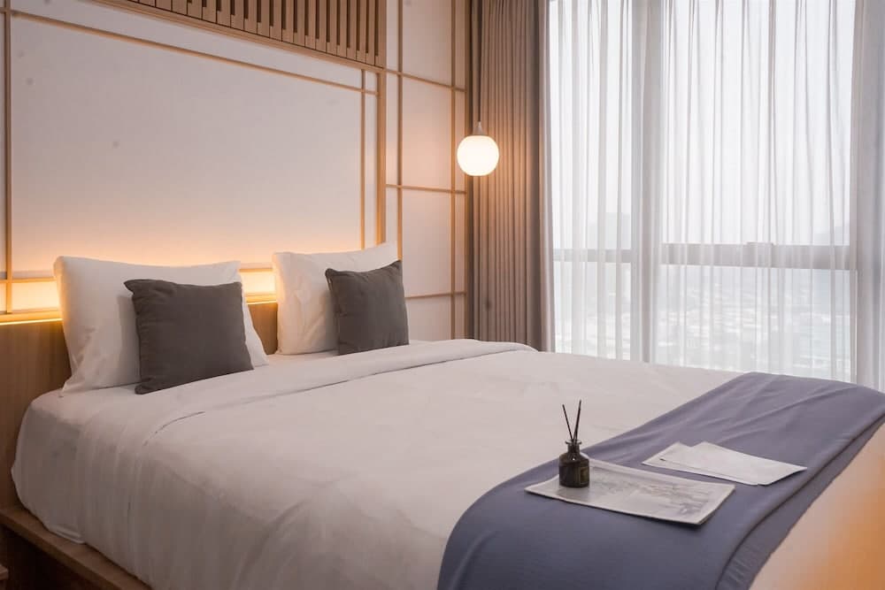 Warm And Well Designed 1Br At The Smith Alam Sutera Apartment