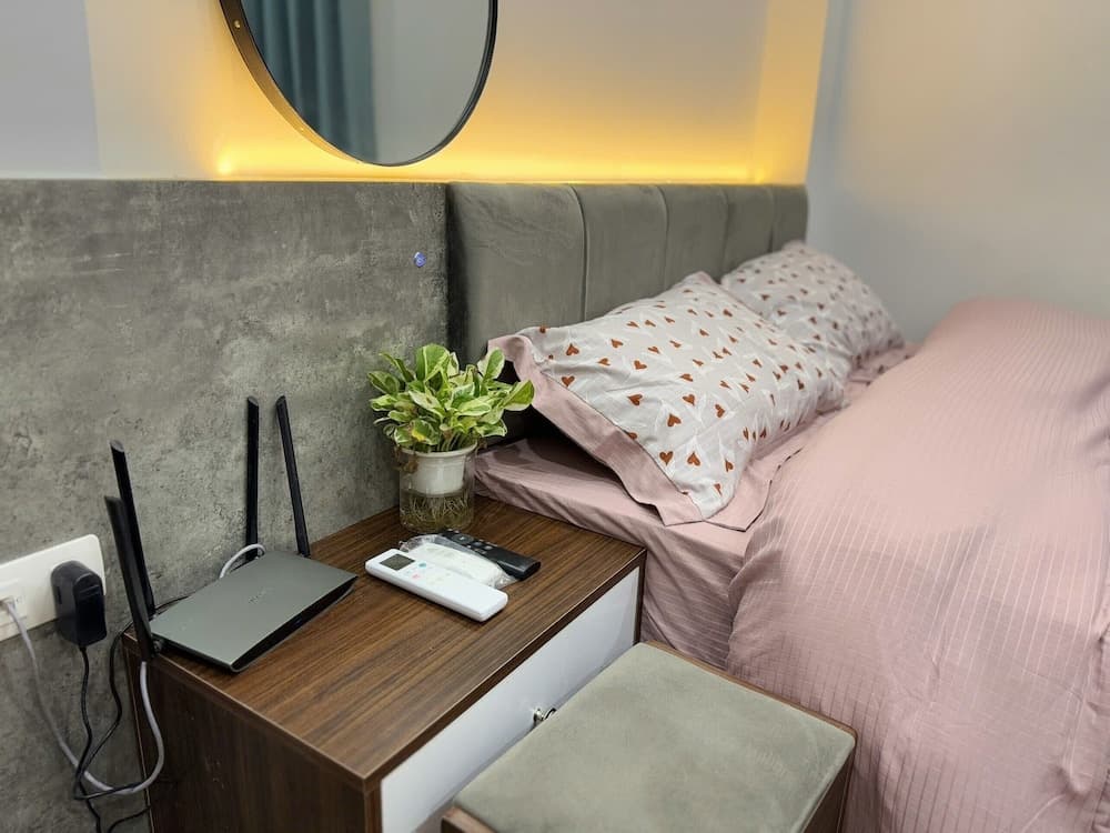 Ly Apartment & Home