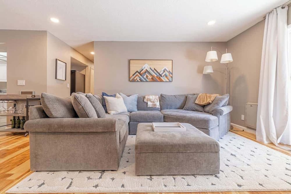 Vibrant Boho Family Home 3 Bed Pet Friendly UNR