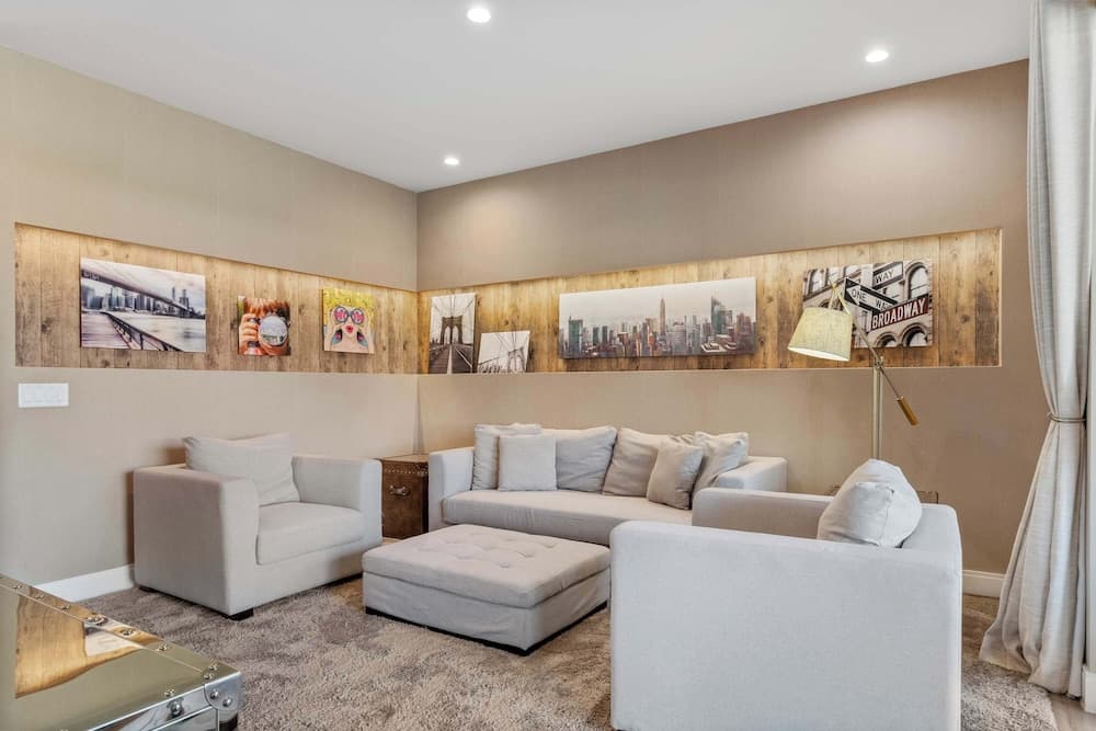 Minutes to Disney Chic Dream Villa With Stunning Patio and Resort Perks