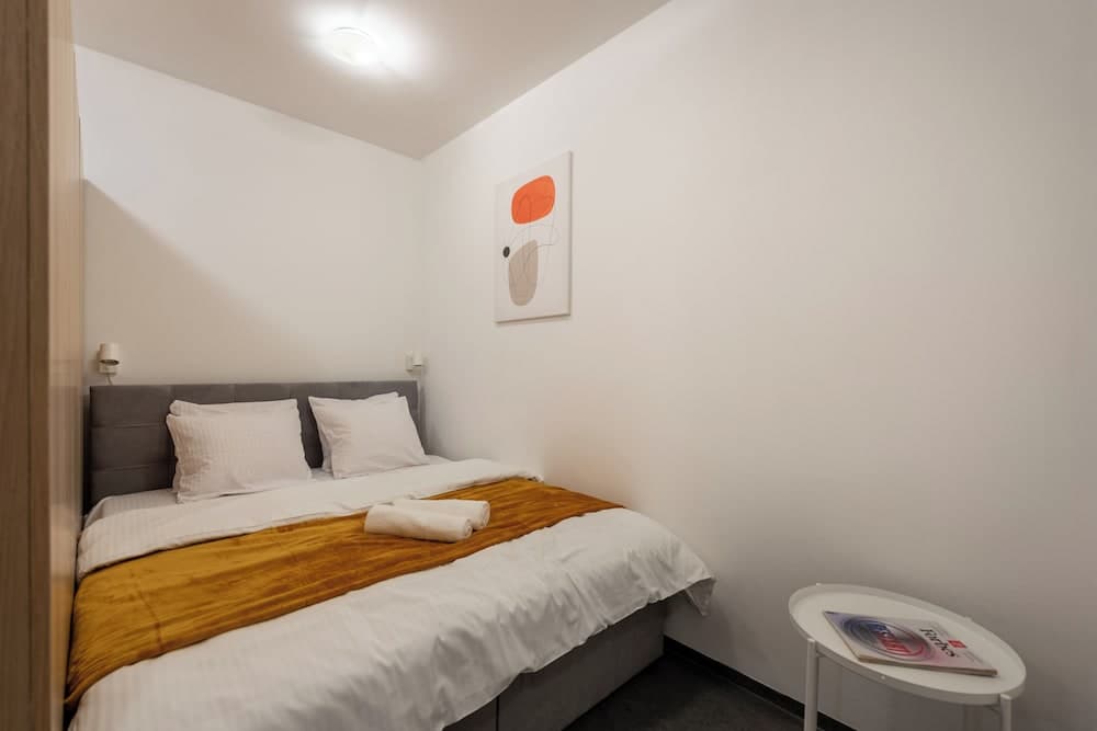 Stylish 3-bedroom apartment with balcony