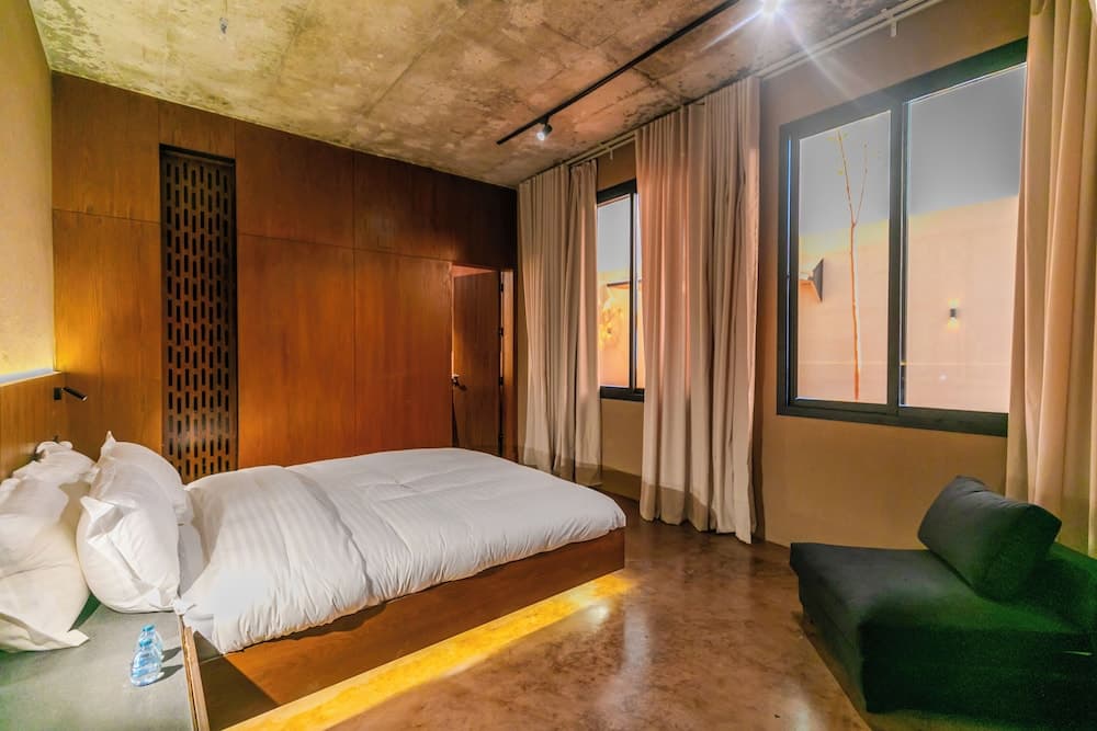 Portal Chalets With Private Pool-Al Arid