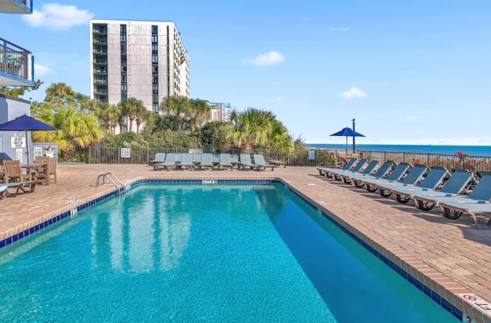 Oceanfront Resort, Great Views, King Bed, 7 Pools!