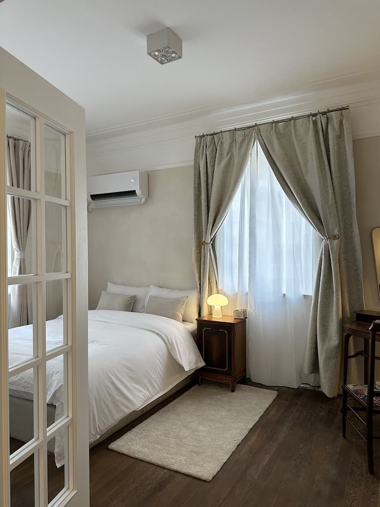 Shanghai Hills& Art Suite 15