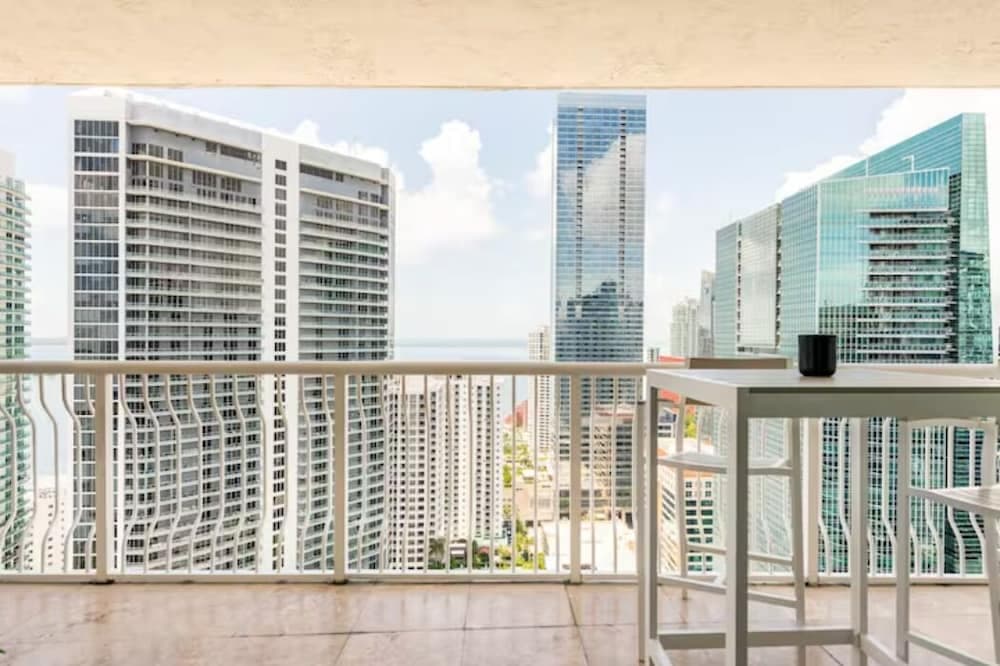 Brickell City Bay View FREE Parking