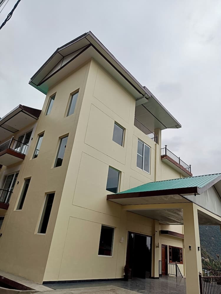 Hotel Luxeevista By Navodayans