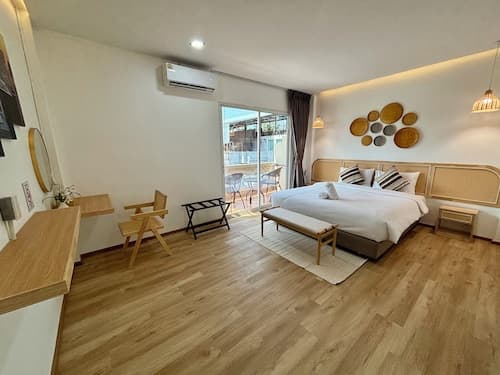 Charm Hostel at Pratumnak