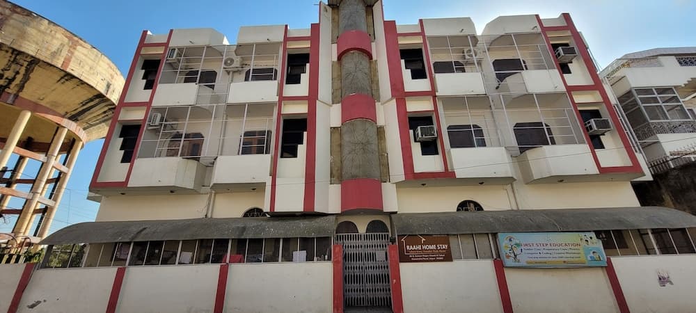 Konaklama yerinin ön cephesi