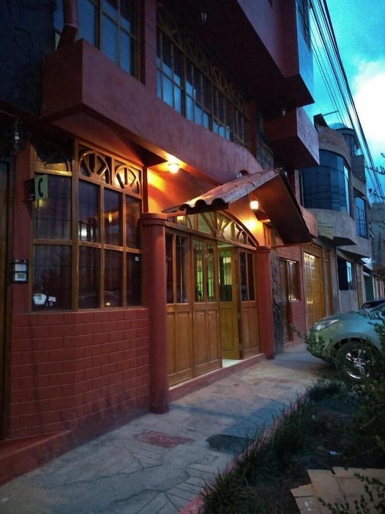 HOSTAL VISTA AL LAGO TITICACA PUNO