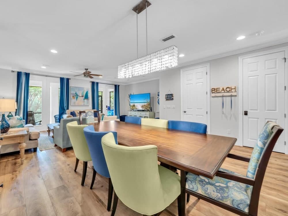 Gulf Place Courtyard 73