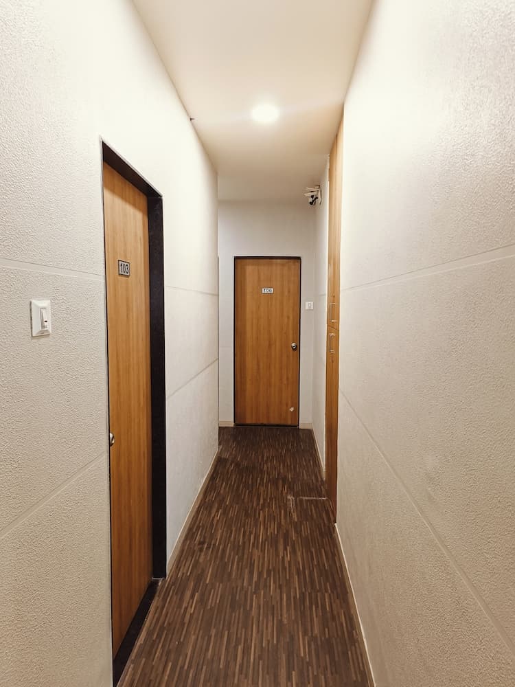 Hotel Apple Palace Surat