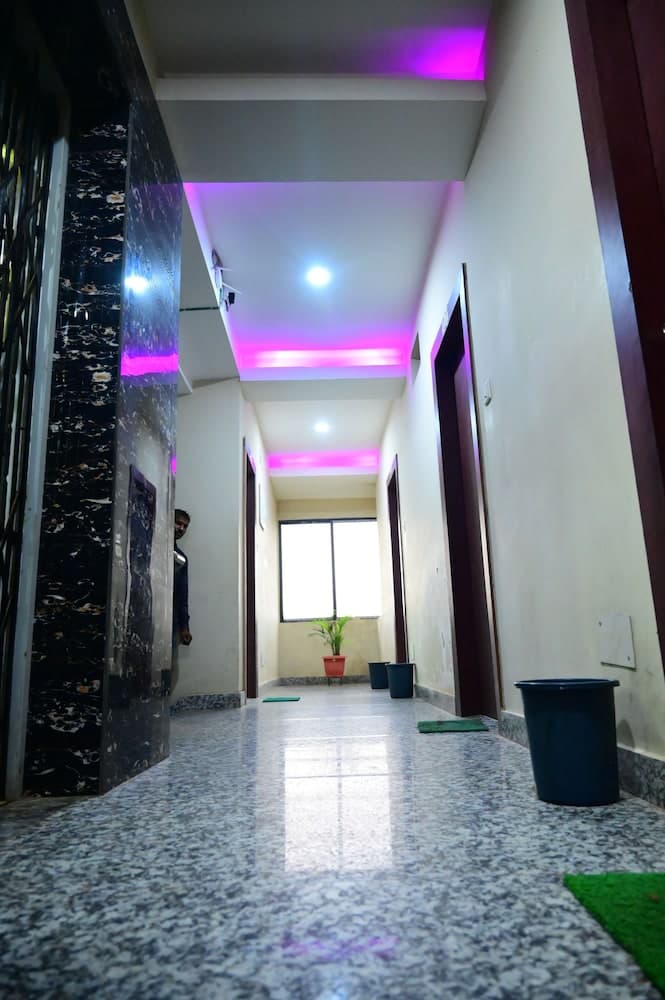 DhamStay Hotel UK Palace Near Beach Puri