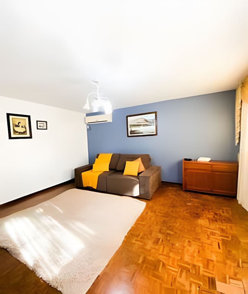 Casa 3 suites 1 quarto piscina AC 10 Hos