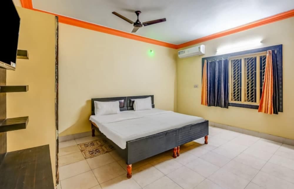 DhamStay Hotel Moon Near Niladri Beach