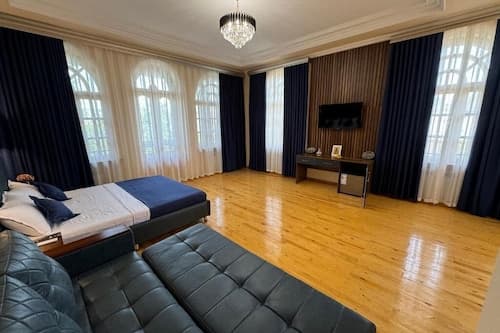 Shakuri guest house
