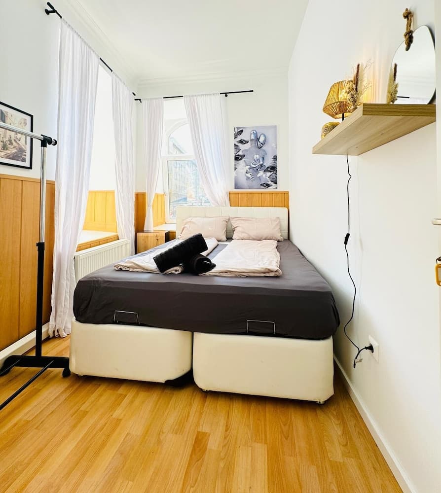 10BR Apt for Groups 8Min to Rathausplatz