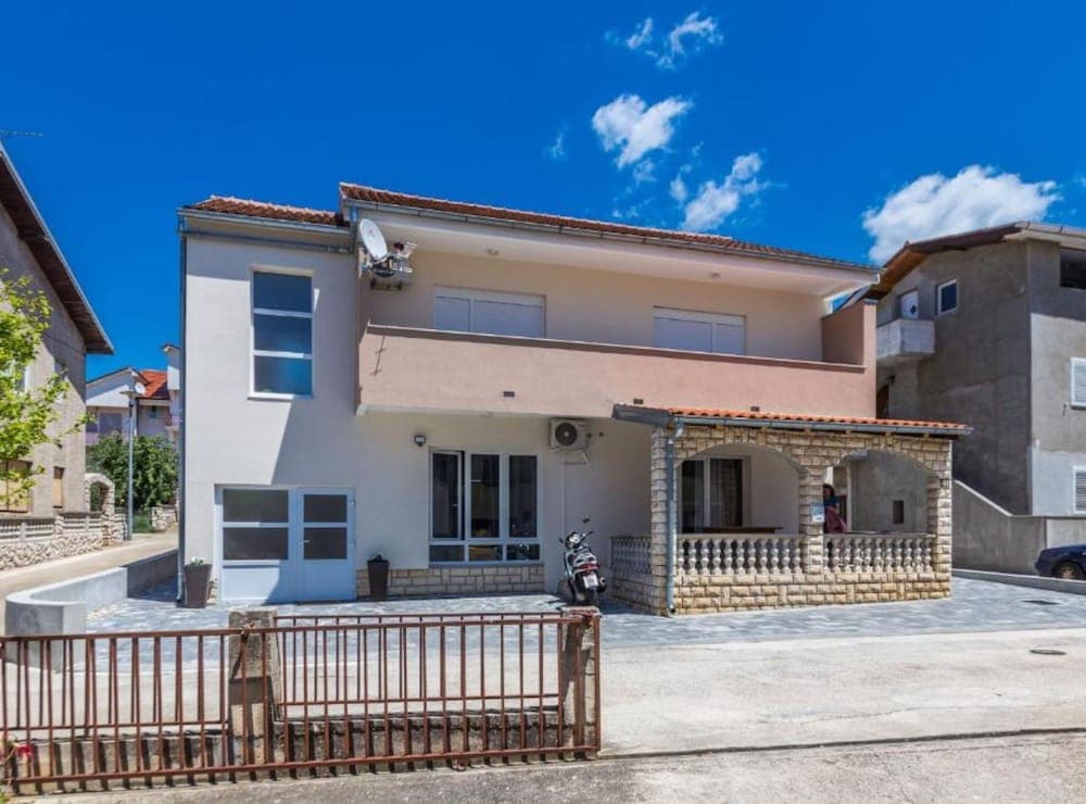 Spacious Two sis Apartments in Zadar With Terrace