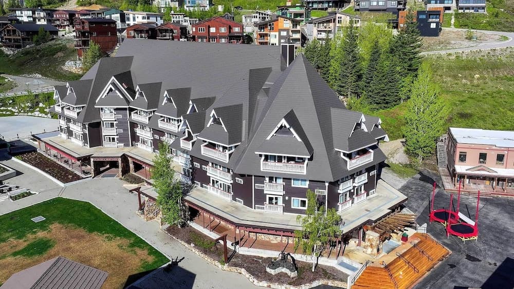 Selkirk Lodge