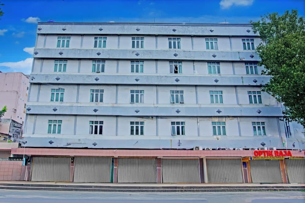 Townhouse Oak Azzura Hotel