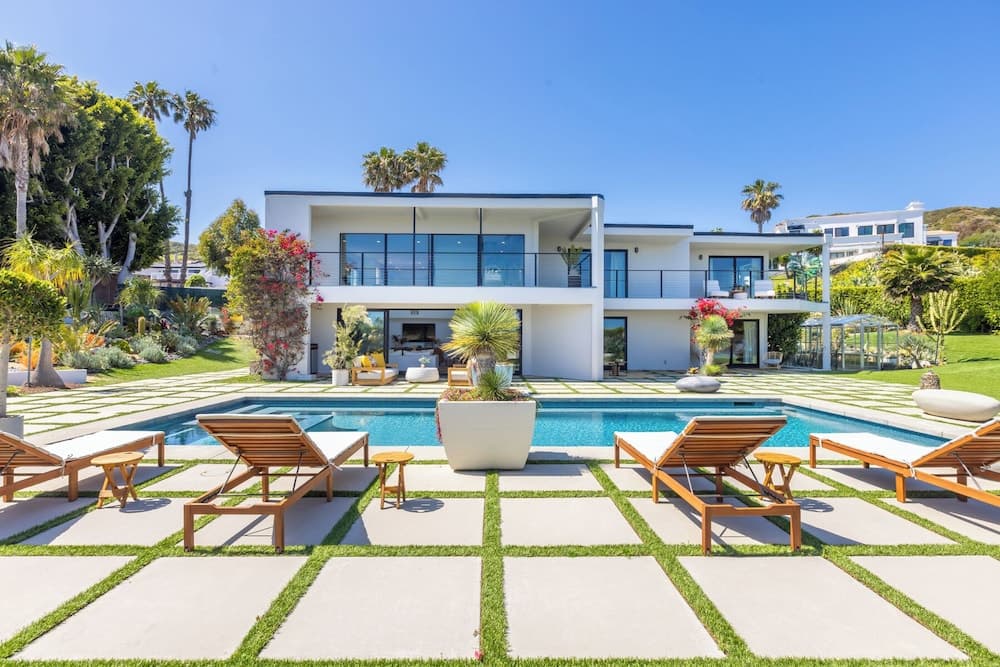 Malibu Luxury 4 BR Home w Pool and Ocean Views