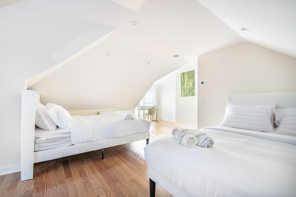 3BR Prime Luxury near NYC w Arcade Room