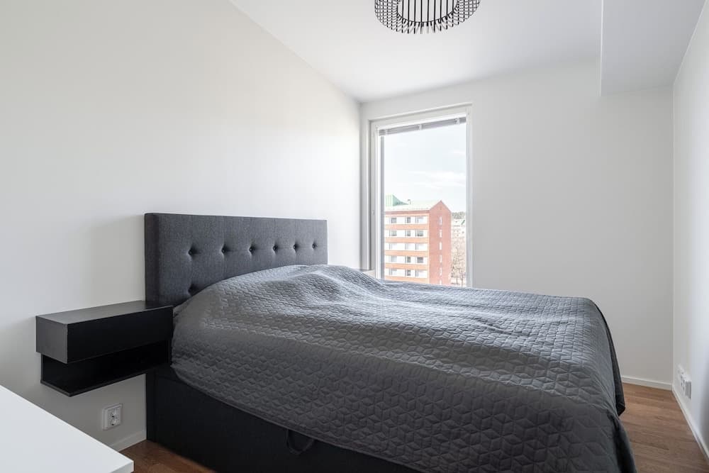 Luxurious 1BR Penthouse with Balcony