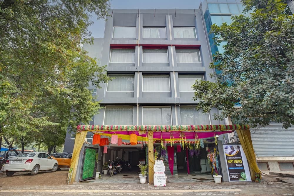 Hotel Aerostar Grand