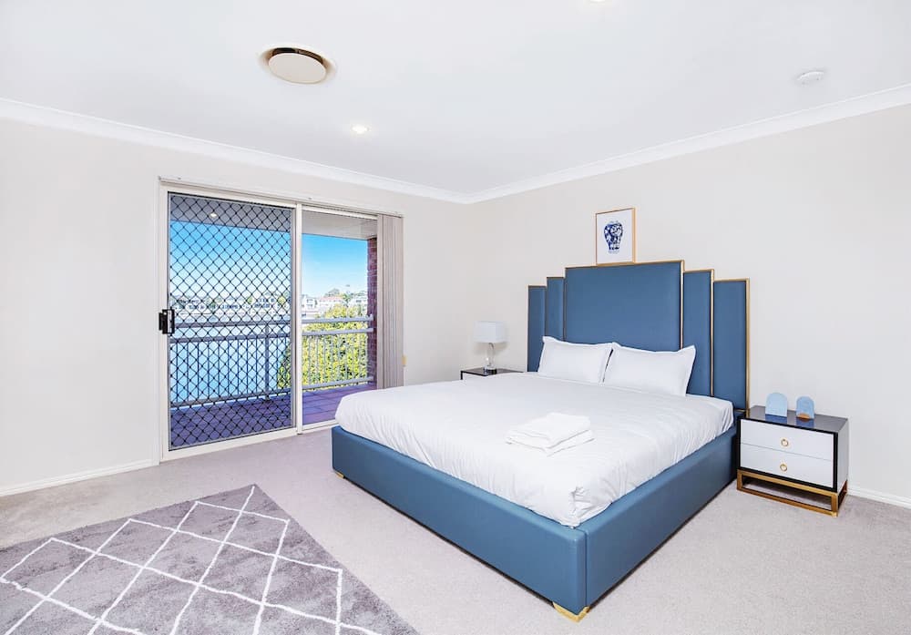 Kozyguru | Mermaid Waters | Waterfront With Private Jetty