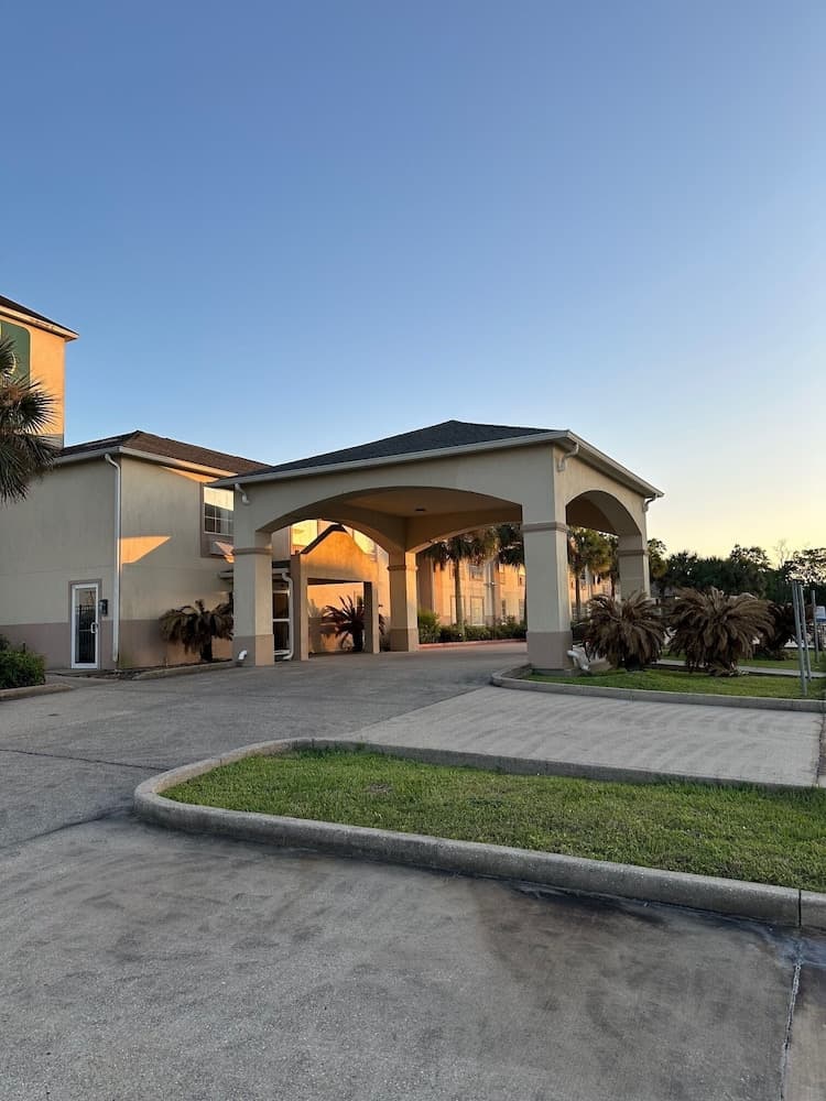 Franklin Inn & Suites