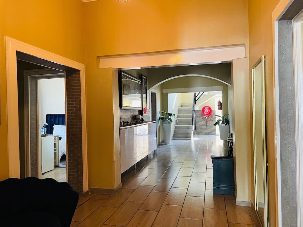 Henry George Guesthouse