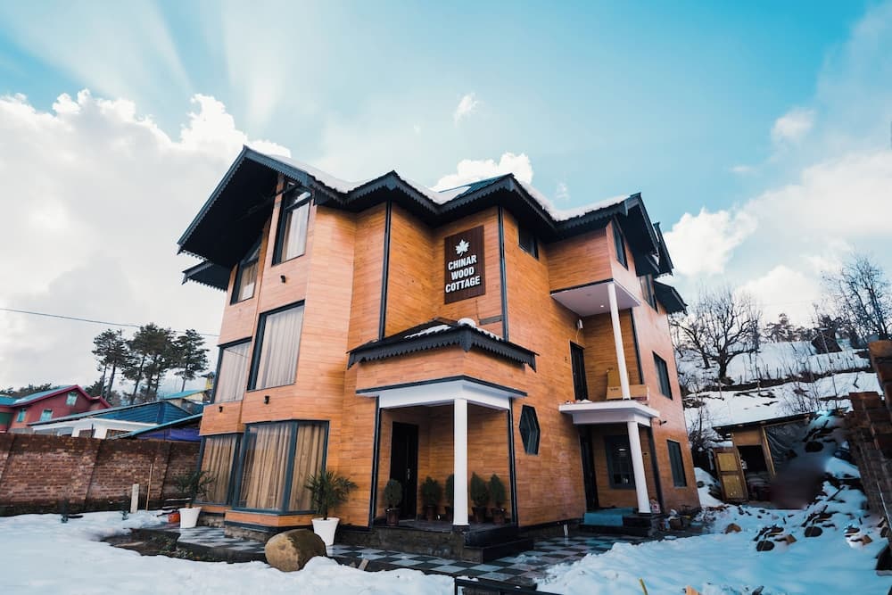 Chinar Wood Cottage