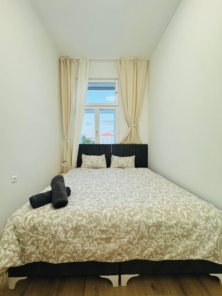 Stylish 4BR Apt Near Westbahnhof