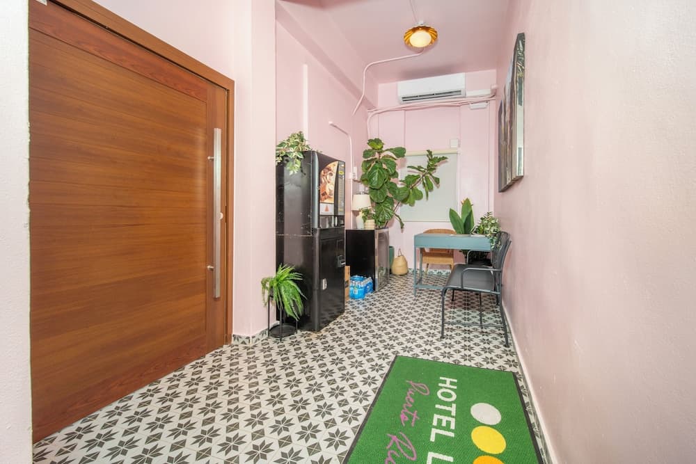 Room 14: Chill City Veranda Near Miramar