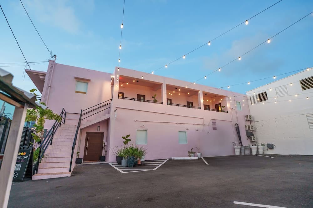 Room 6: Affordable Cool in Santurce Arts Area