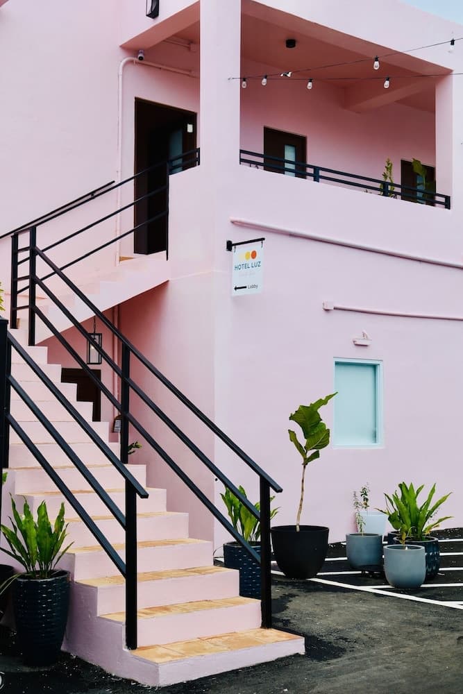 Room 12: Sunlit Balcony Stay Near Calle Cerra