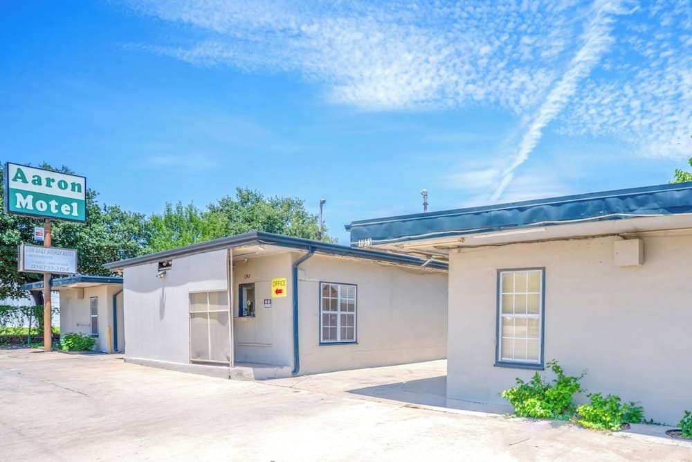 Aaron Motel By OYO San Antonio NW I-10