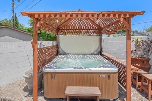 5 BR Jacuzzi 12 Mins to Disney Knotts Beach