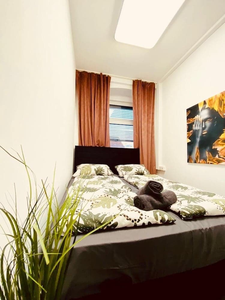 7BR Apt for 15P Near Schönbrunn