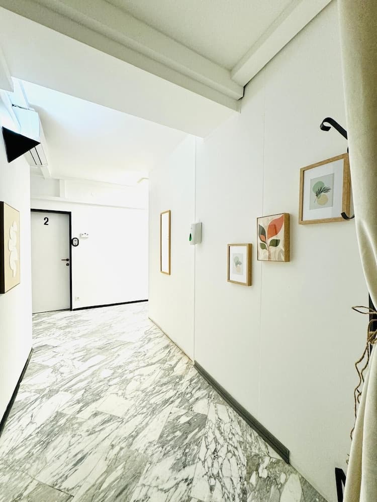 Spacious 7BR Apartment Prime Location