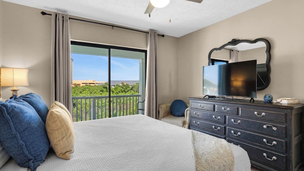 2BR Steps to Sand Pool, Near Pier Park + Free Attraction Tickets!