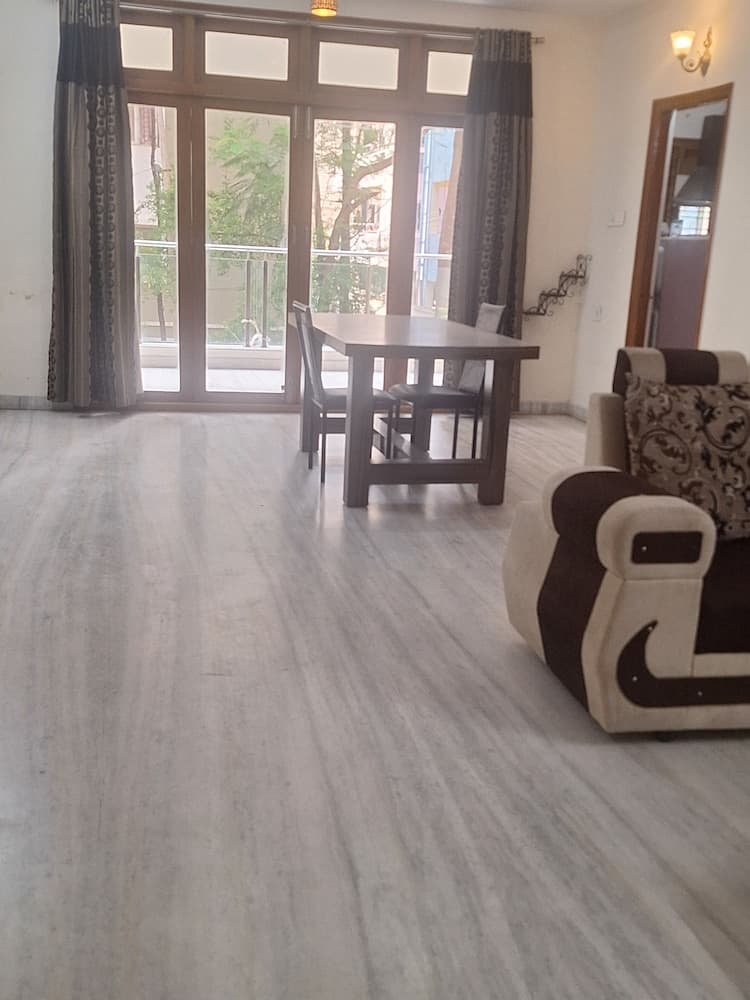 Sunrise Seaesta Service Apartments