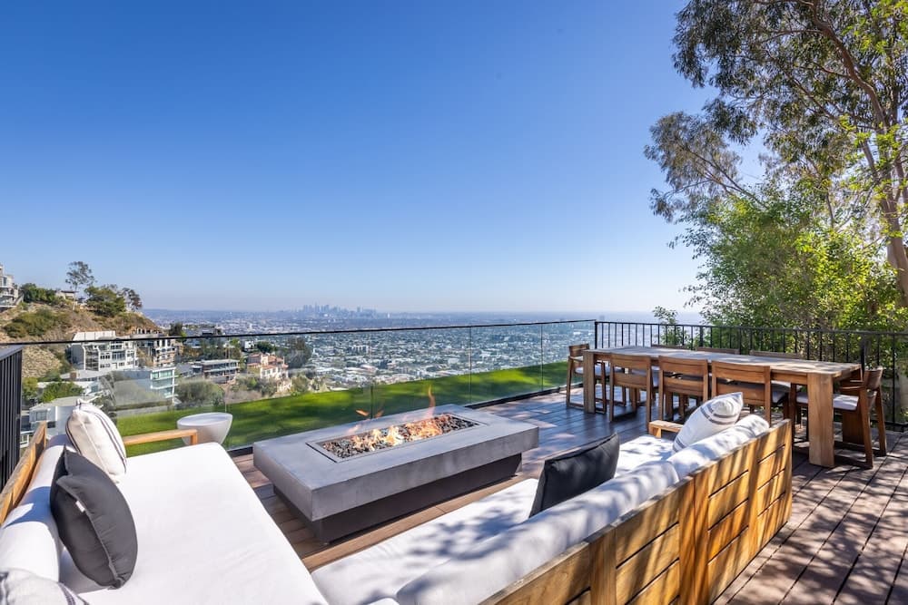 Luxury Hillside Retreat with Panoramic Views