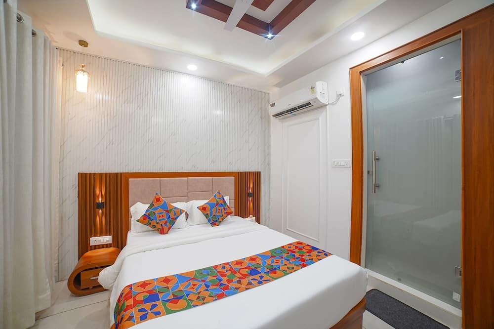 Fabhotel Eminent