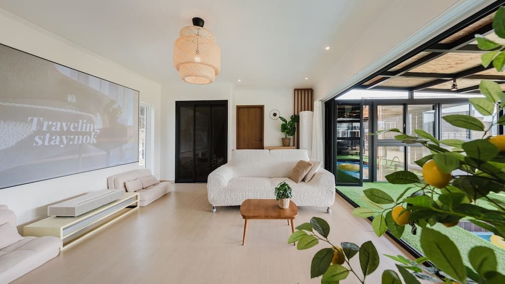 Yeongheungdo Stay Noc Pool Villa