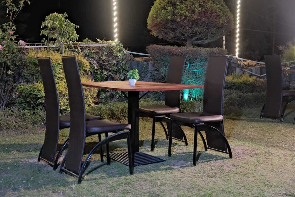 Açık havada yemek servisi