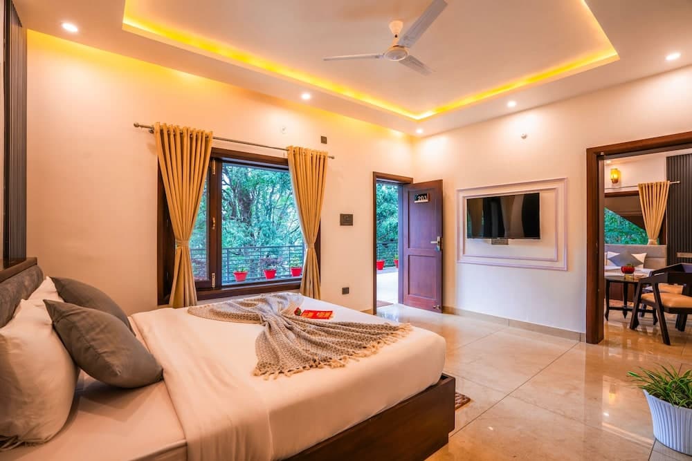 Moustache Select Naukuchiatal