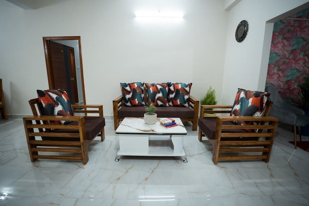 Yellow Bells Serviced Apartments Hitech City