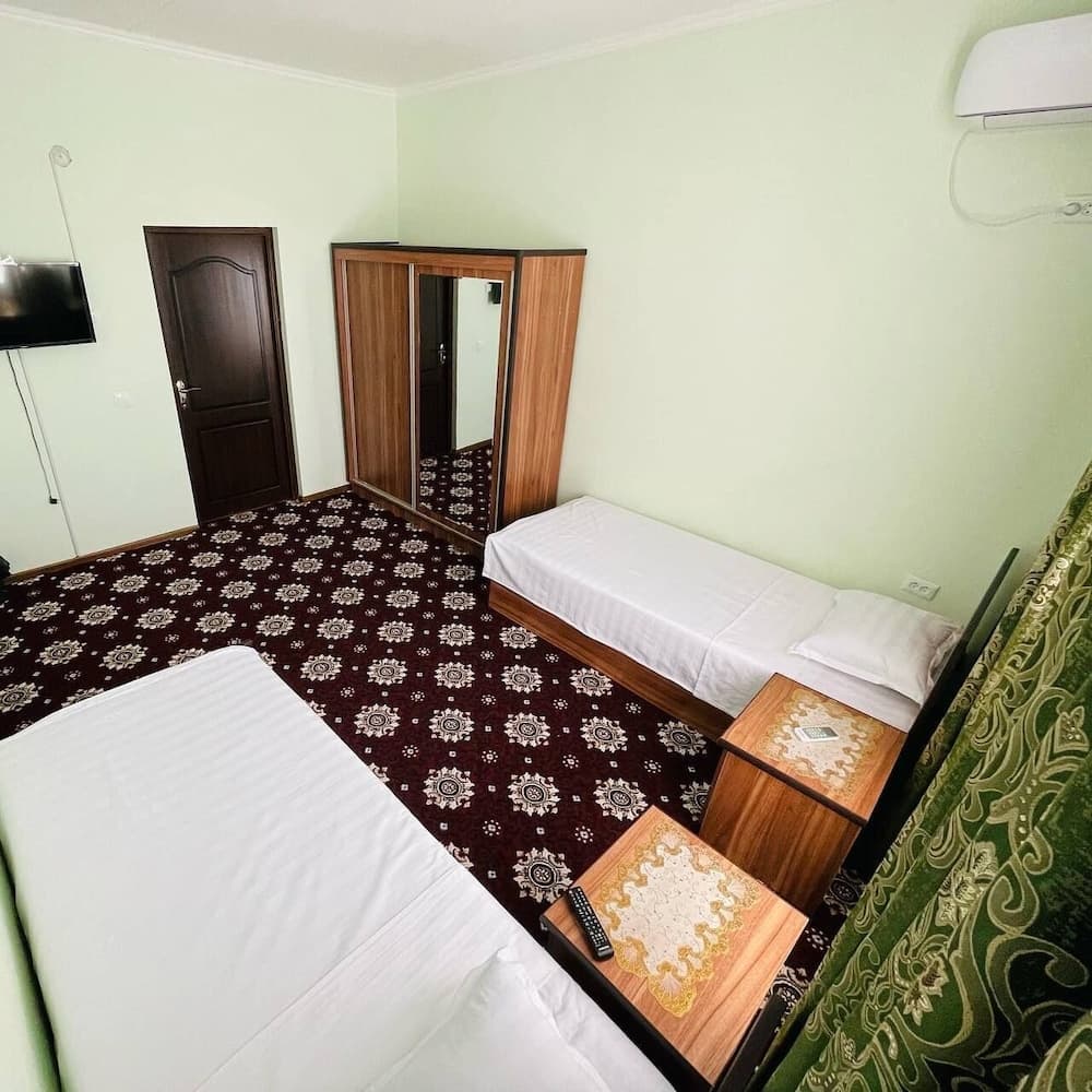 Fayzobod Guesthouse B&B